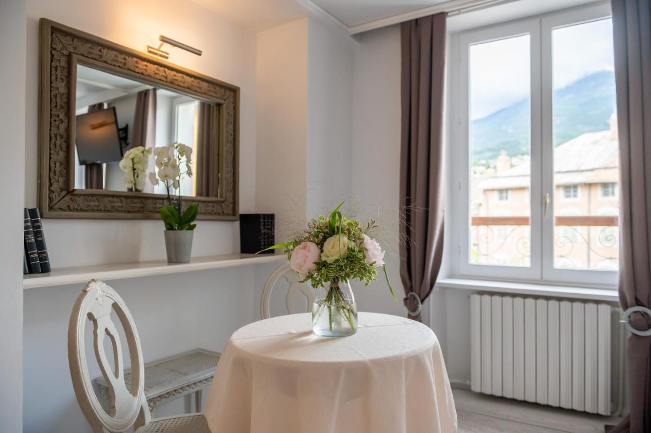 Logis - Hotel De La Mairie アンブラン エクステリア 写真