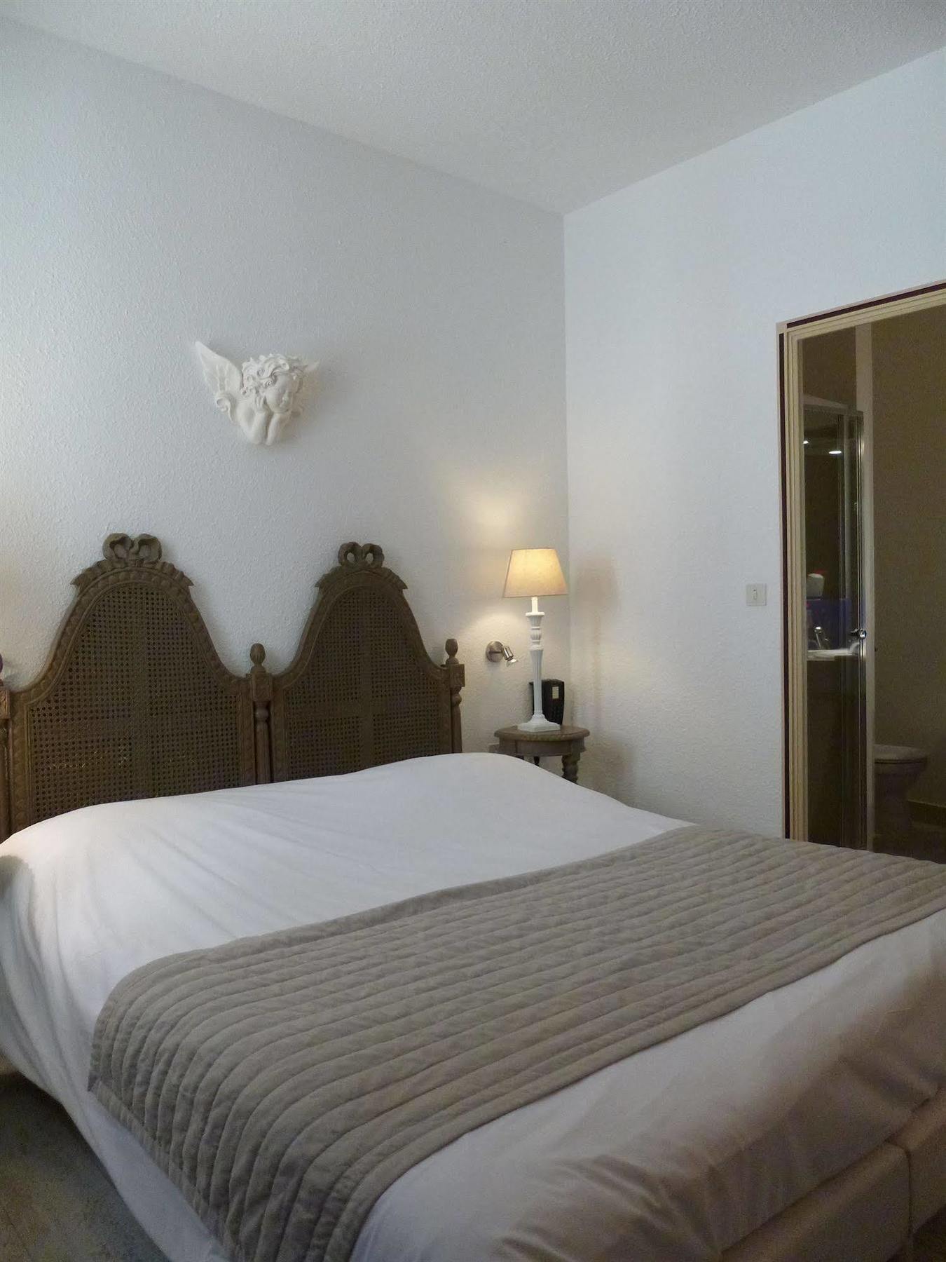Logis - Hotel De La Mairie アンブラン エクステリア 写真